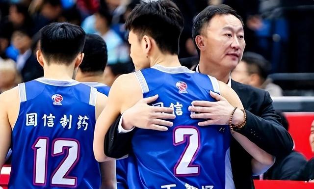 关于赛场风云再起，篮球联赛焦点对决即将上演的信息