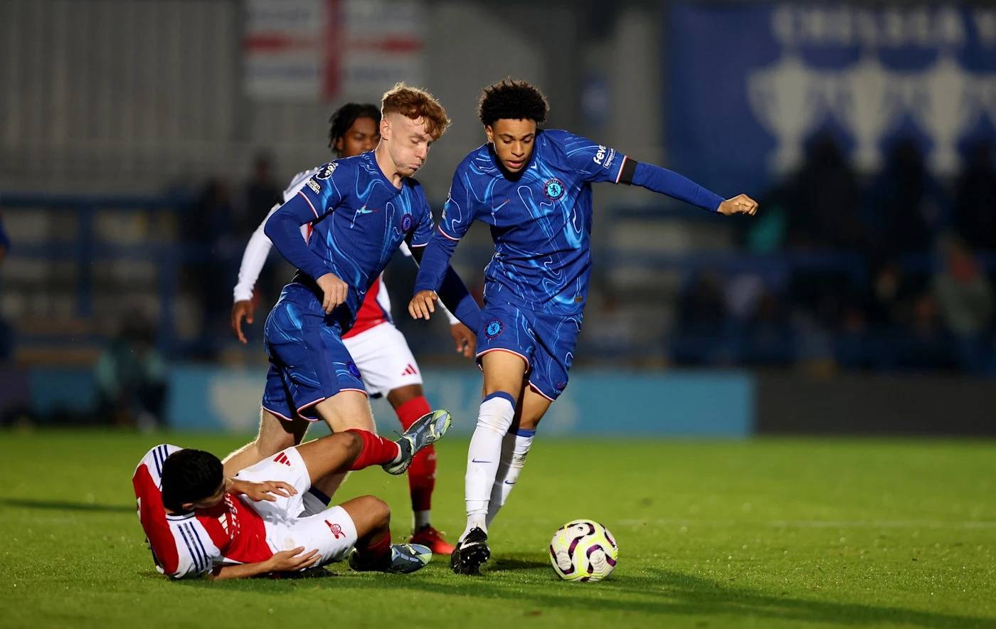 曼联逆转胜切尔西，赢得关键胜利