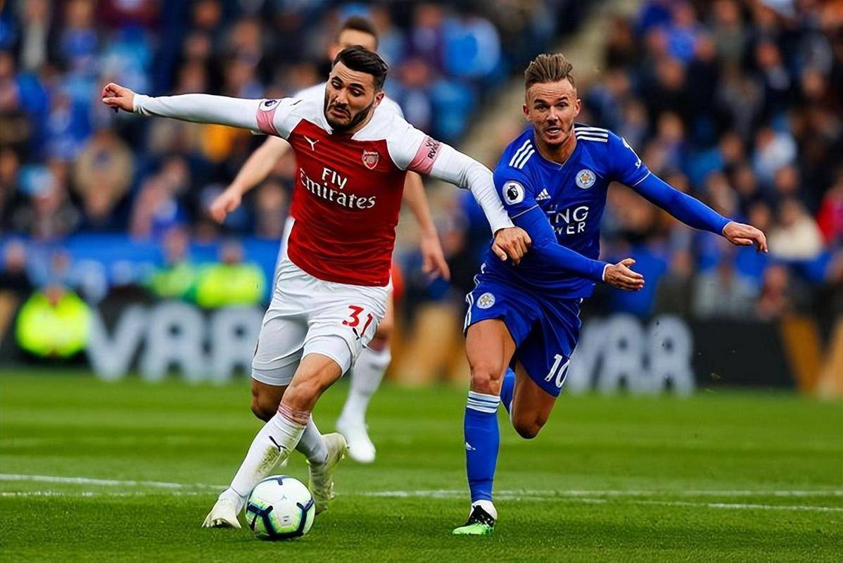 阿贾克斯埃因霍温：荷甲争霸激烈进行