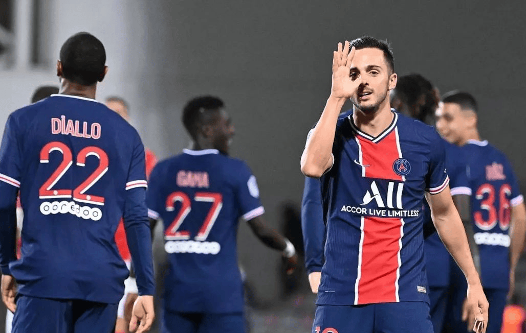 关于巴黎圣日耳曼替补上场改变战局，泰山防线瞬间崩溃！的信息