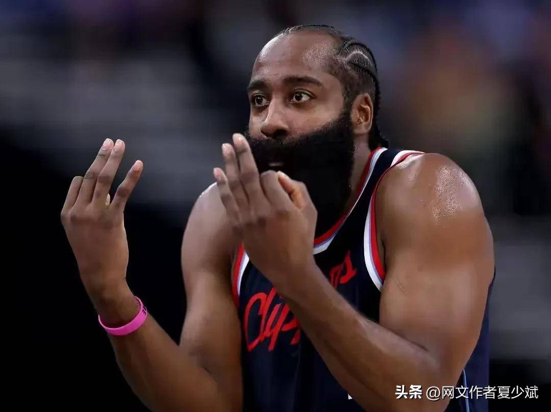  哈登迎来三赛季高光表现，塞尔维亚队球迷沸腾！