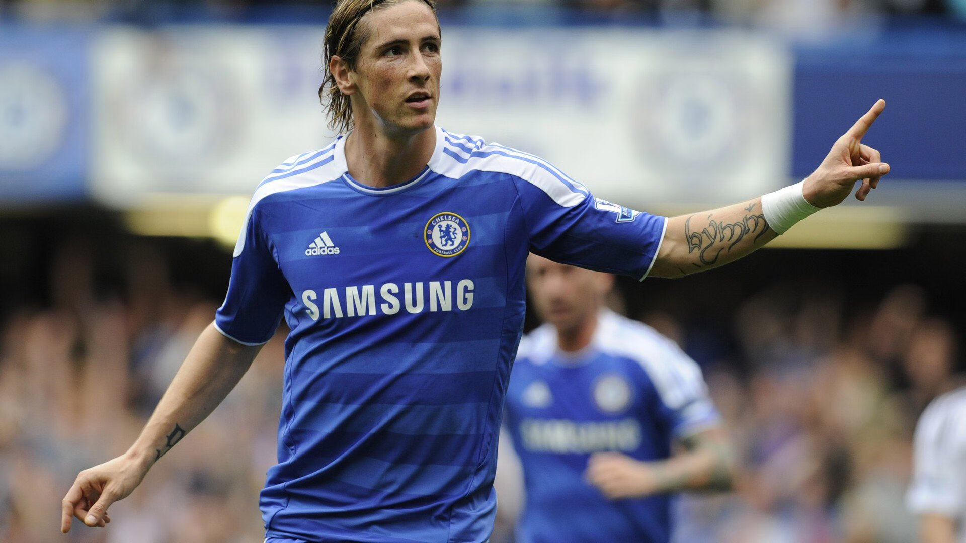 莱万多夫斯基迎来五赛季高光表现，TES球迷沸腾！